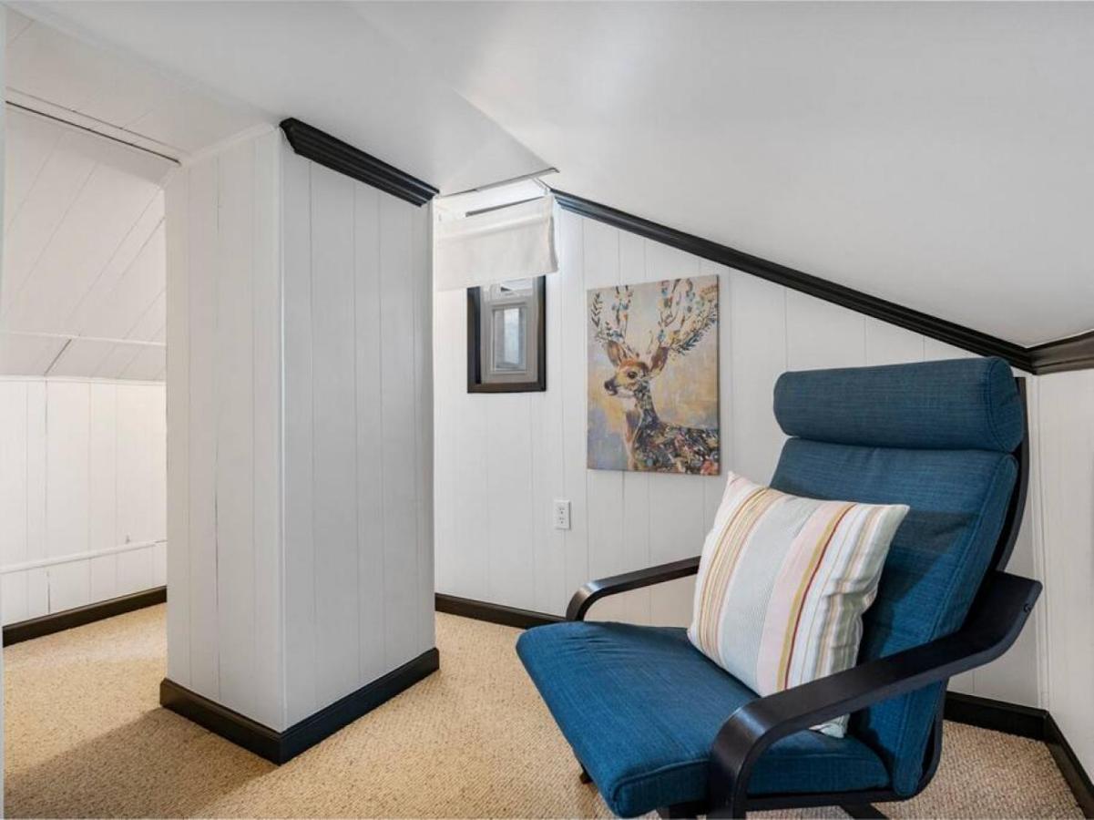 Picture Perfect Bungalow In The Heart Of Dt Vancouver Exterior photo